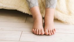 10 Home Remedies for Swollen Feet During Pregnancy