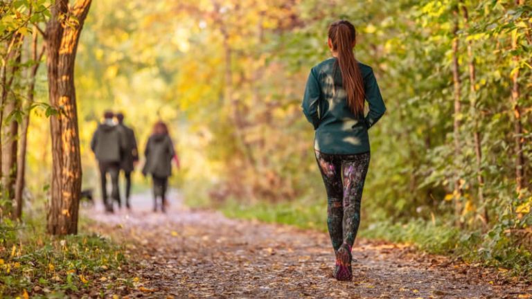 How to stay safe while walking alone