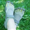 The Pros and Cons of Running Barefoot or in Minimalist Shoes