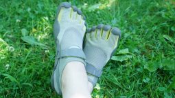 The Pros and Cons of Running Barefoot or in Minimalist Shoes